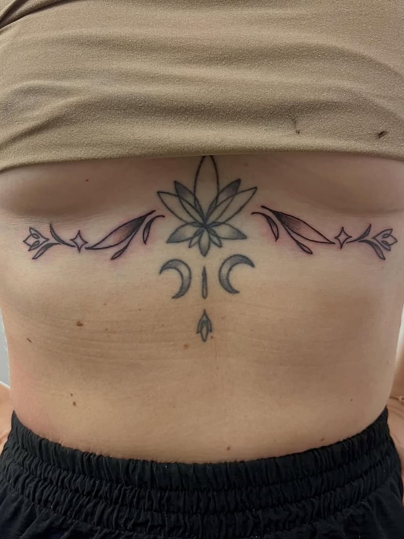 Tatouage de Inked Doll Studio