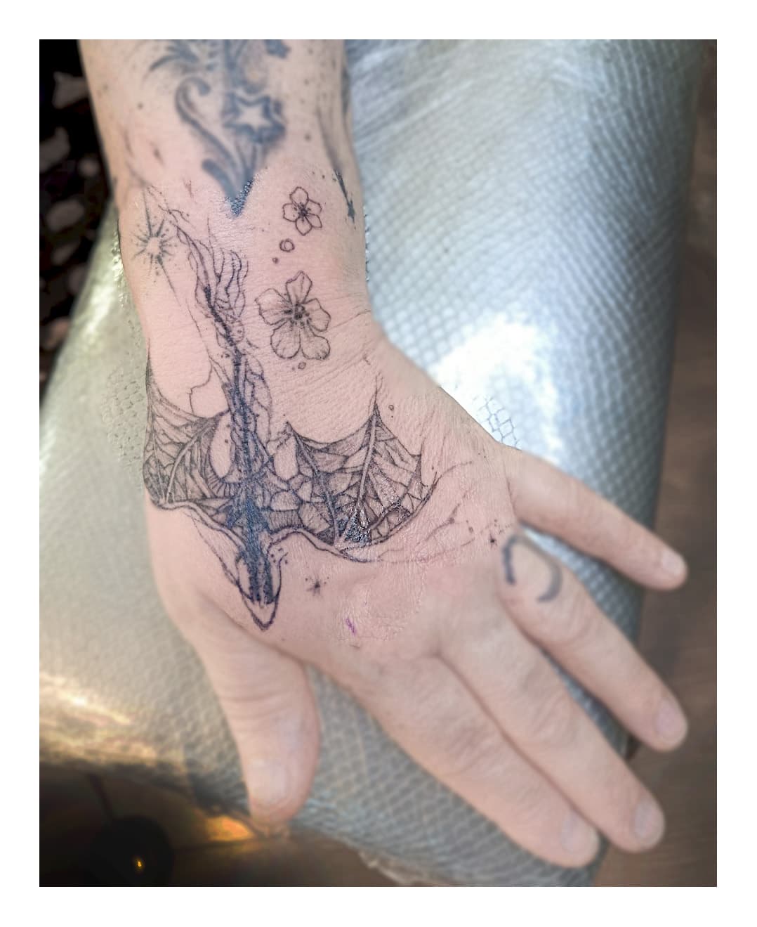 Tatouage par LAB-STATION : Tatouages / Arts / Poésies