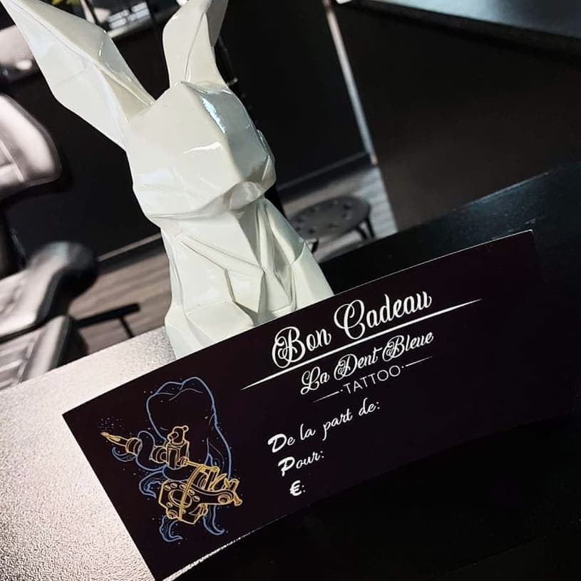 Tatouage de La Dent Bleue Tattoo