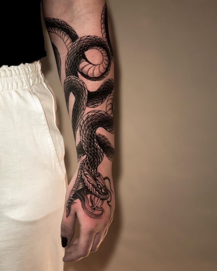 Tatouage de Leandro Muniz Tatouage Paris