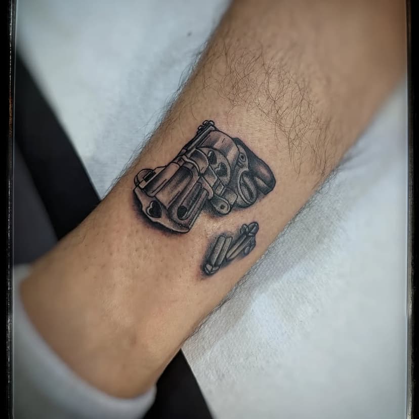 Tatouage de Lonely Wolf Tattoo (Galax Ink)