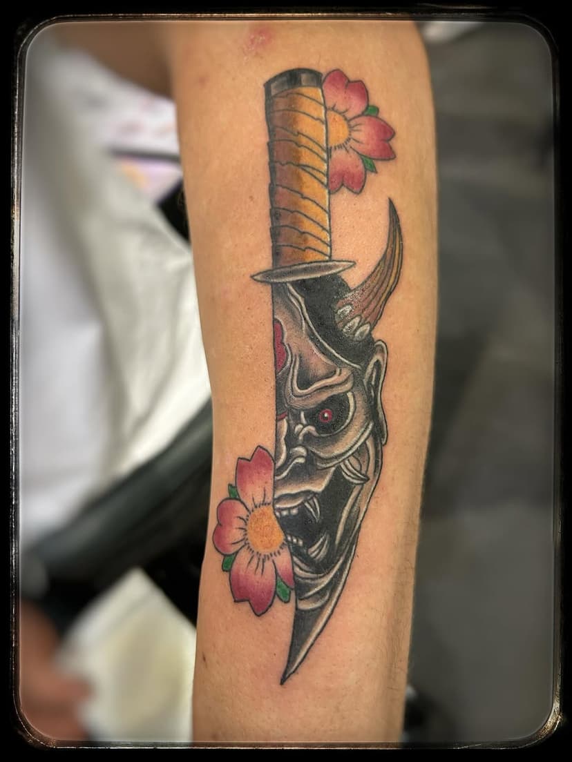 Tatouage de Lonely Wolf Tattoo (Galax Ink)