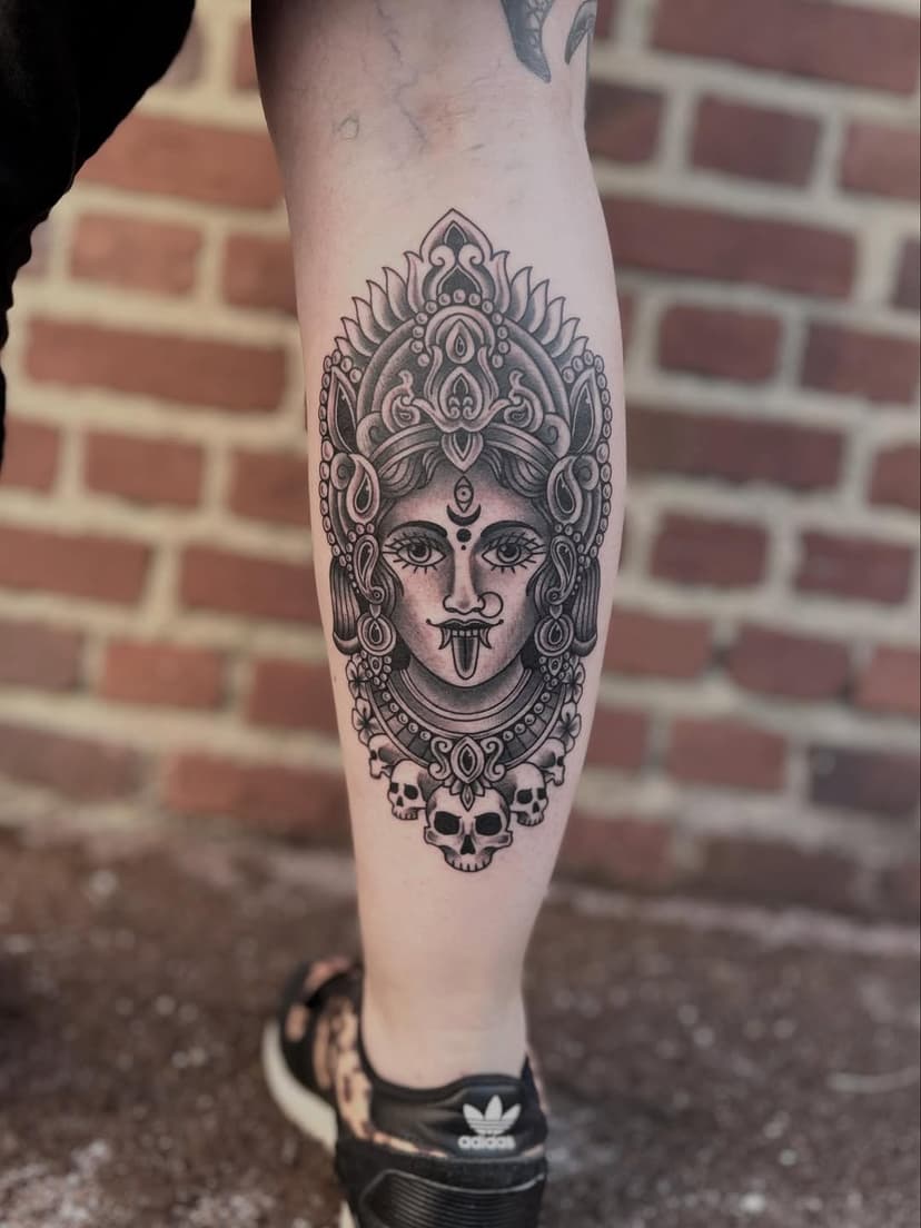 Tatouage de Maud Traditional Tattooing