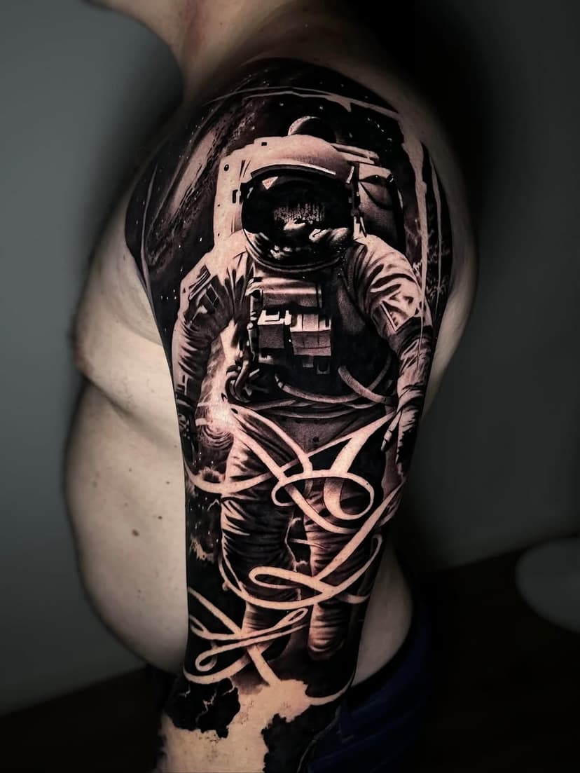 Tatouage de Naylik Tattoo