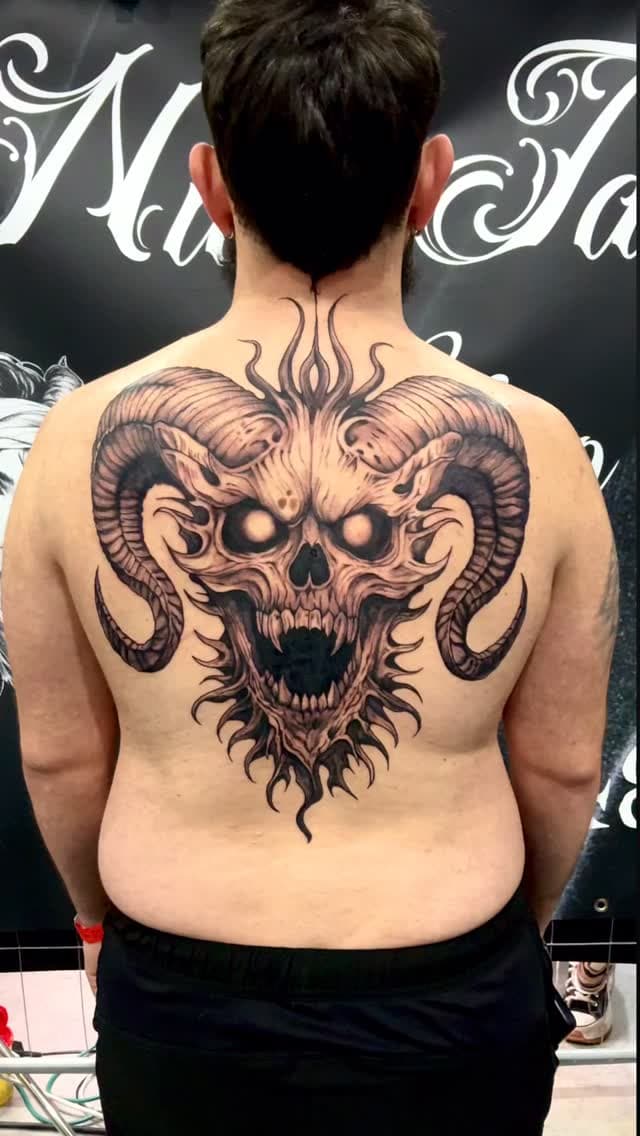 Tatouage de Nico tattoo shop