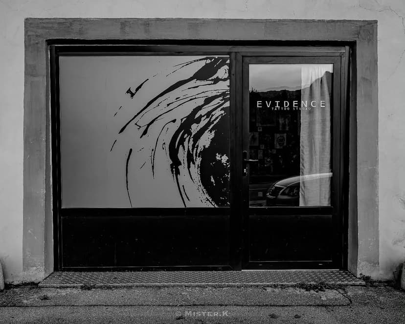 Tatouage de Evidence tattoo studio