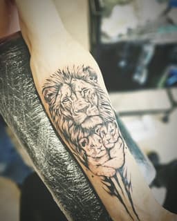 Tattoo shop nina Hispanink