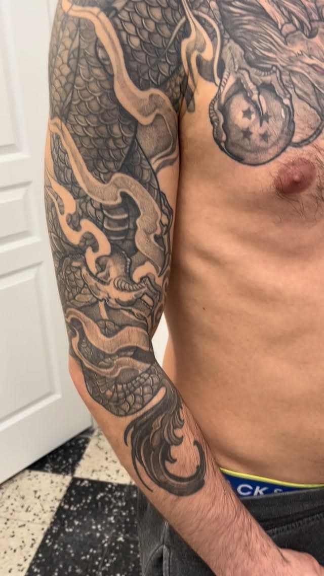 Tatouage de JULIEN DU BAGNE TATOUAGE salon uniquement sur rendez-vous