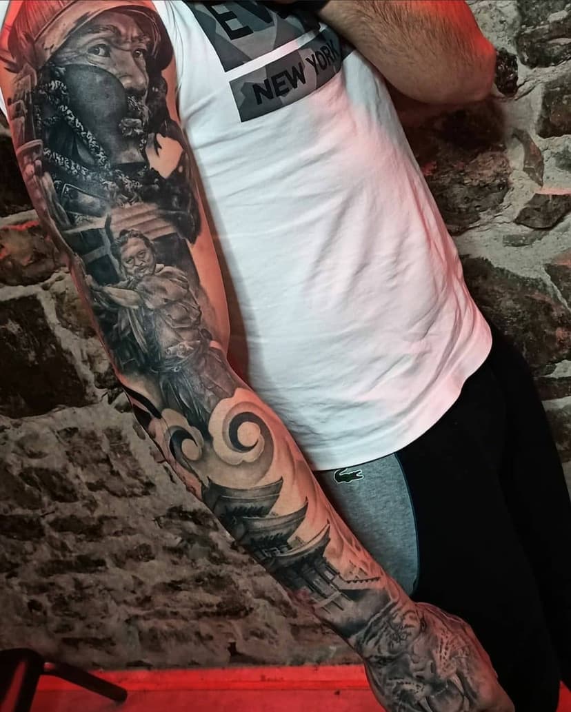 Tatouage de KT Kustom Tattoo