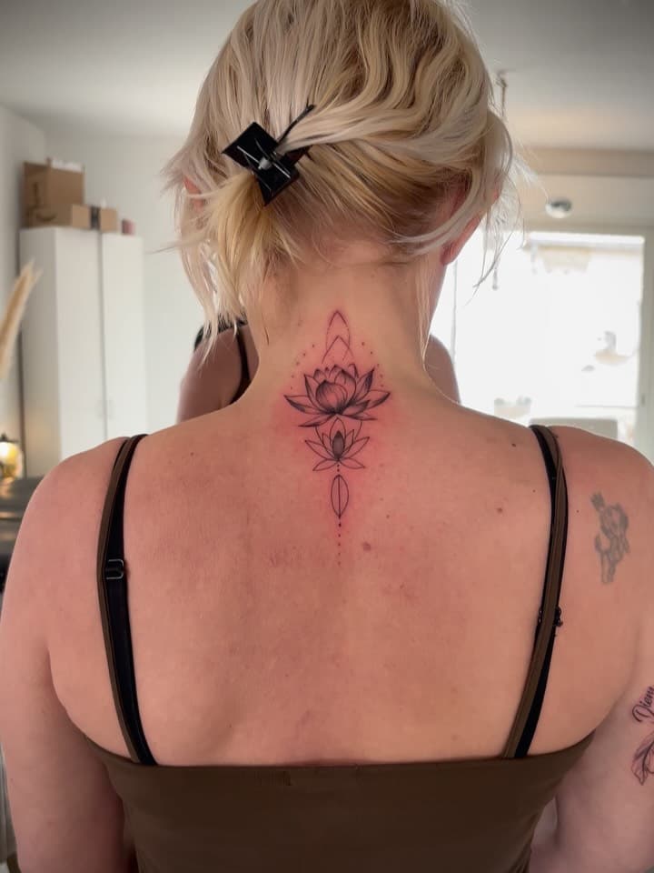 Tatouage de Pavillon Rouge Tattoo