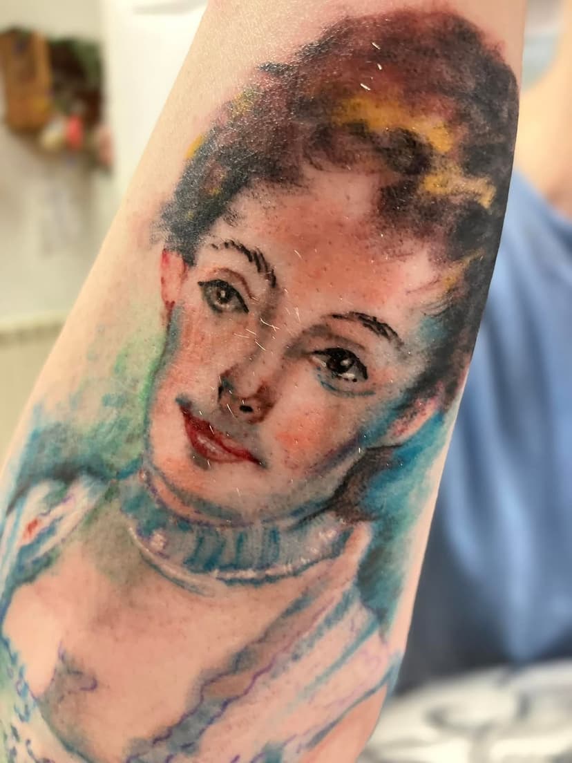 Tatouage de Salon Lodyart Tattoo