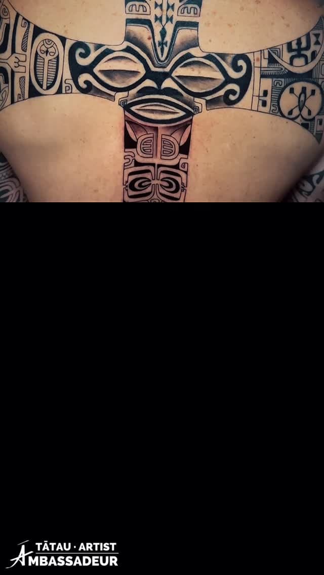 Tatouage de Tagaloa Tiki Tattoo
