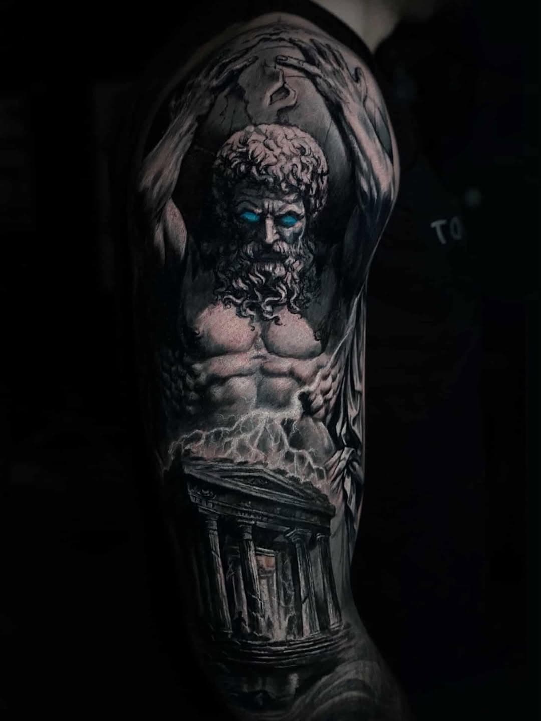 Tatouage par Three lines studio