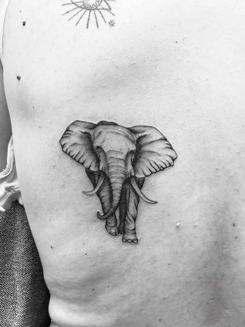 Tatouage de Alexane Tattoo - Tatouage artistique et reconstruction d'aréoles mammaires - Bordeaux